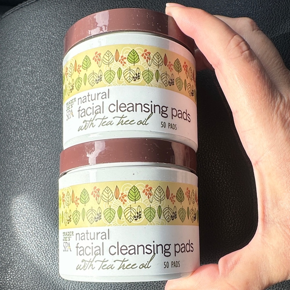 Trader Joe’s Spa Natural Facial cleansing Pads with tea tree oil bundle set of 2